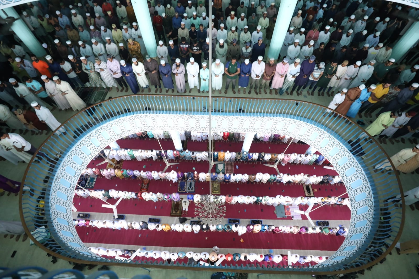 রমজানের প্রথম জুমায় বায়তুল মোকাররমে মুসল্লিদের ঢল