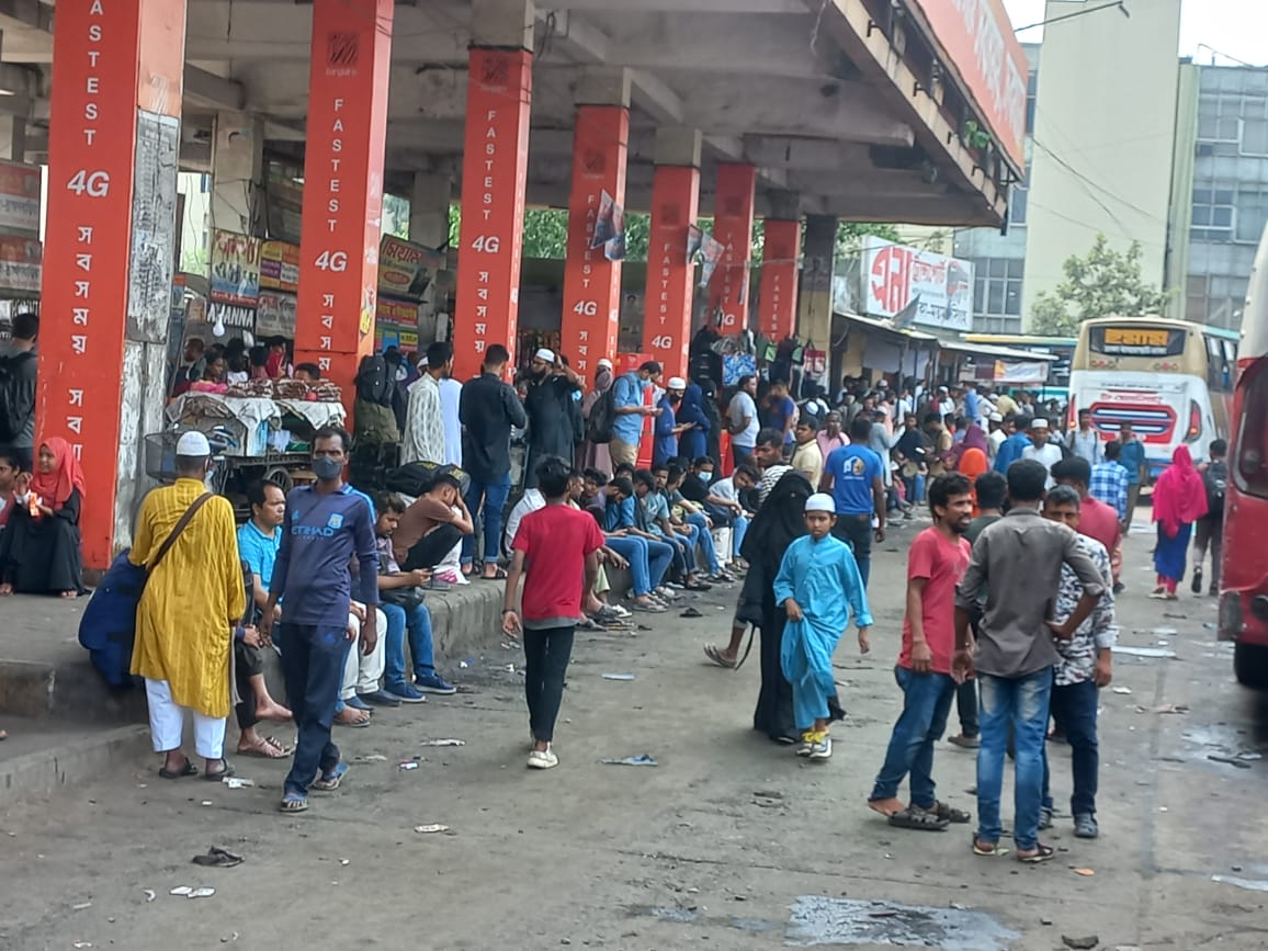 স্বস্তির ঈদযাত্রায় শেষ মুহূর্তে কিছুটা ভোগান্তি