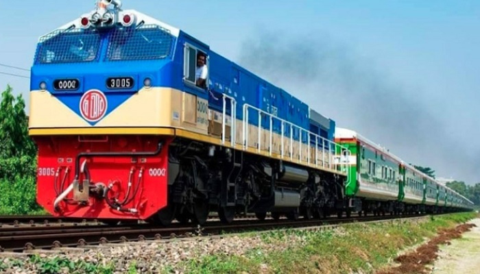 পোশাক শ্রমিকদের জন্য ঈদ স্পেশাল ট্রেন
