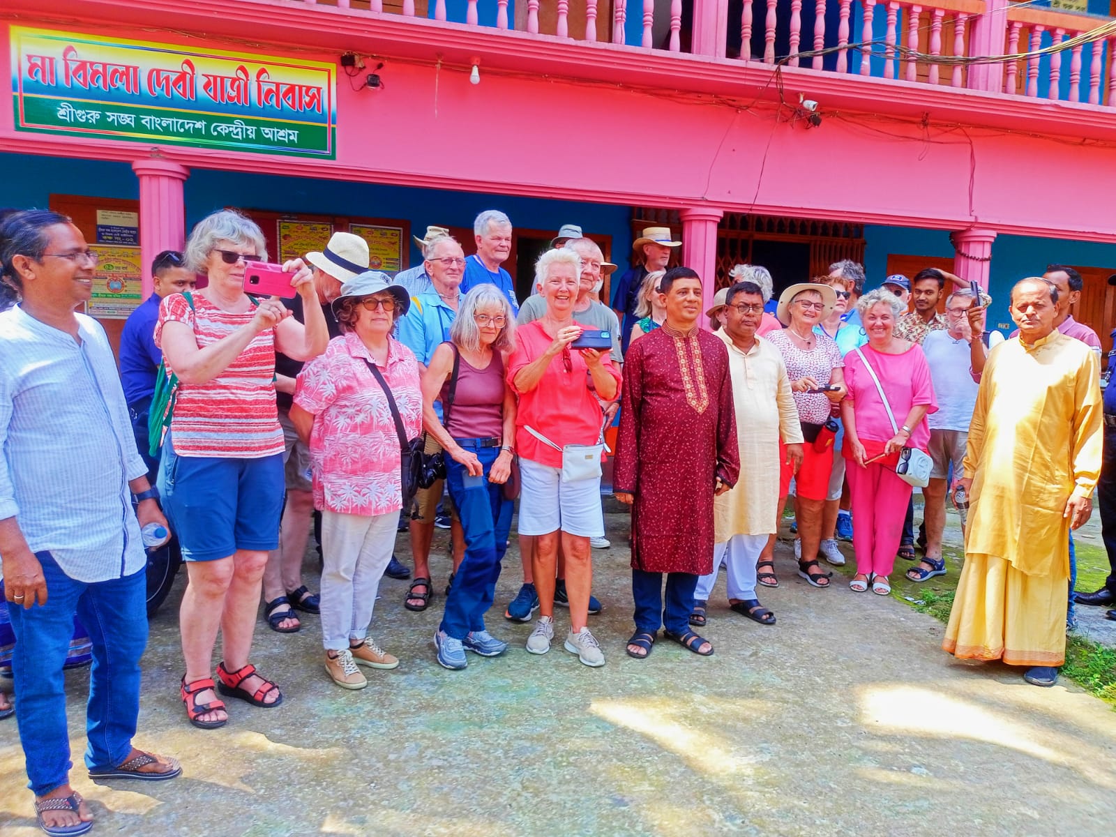 ২২ বিদেশি পর্যটক নিয়ে কাউখালী ঘুরে গেলো ‘গঙ্গা বিলাস’