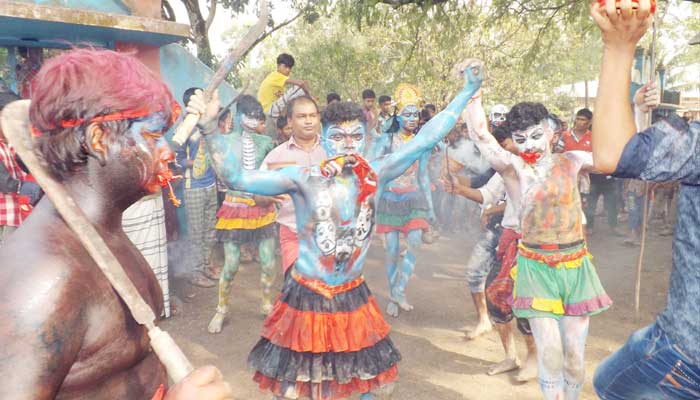 বিশ্বম্ভরপুরে ঐতিহবাহী চড়ক পূজা