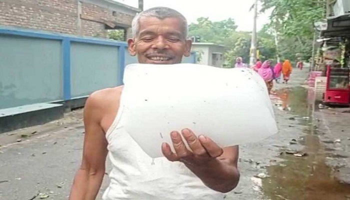 রাজবাড়ীতে পড়লো ৫ কেজি শিলা