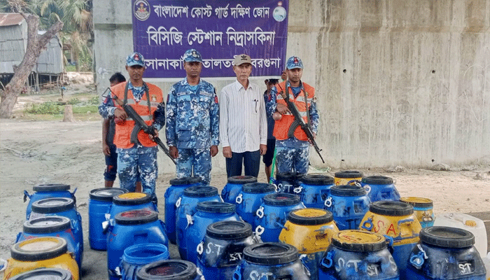 তালতলীতে সোয়া ৬ লক্ষ চিংড়ি রেনু পোনা জব্দ