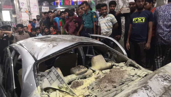 মালিবাগে প্রাইভেটকারে সিলিন্ডার বিস্ফোরণ
