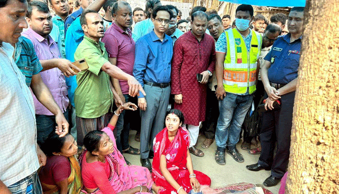 চিরিরবন্দরে ট্রাক চাপায় প্রাণ গেলো স্কুলছাত্রের