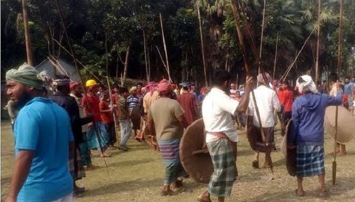 ছাতকে মাইকে ঘোষণা দিয়ে দুই গ্রামবাসী মুখোমুখি