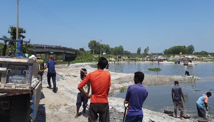 তেঁতুলিয়ায় তিন ব্যক্তির কারাদণ্ড