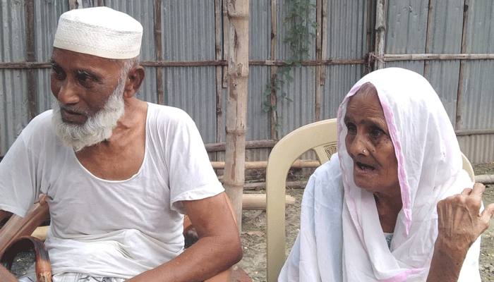 বের করে দিলো সন্তানরা, অন্যের বাড়িতে বসবাস মা-বাবার