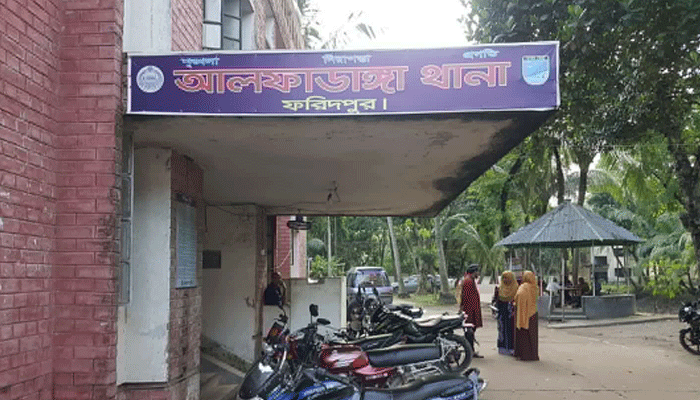 আলফাডাঙ্গায় জমি বিরোধের জেরে সংঘর্ষ, আহত ৫