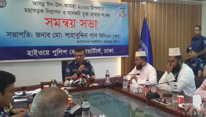 পশুবাহী গাড়িতে চাঁদাবাজি করলেই কঠোর ব্যবস্থা