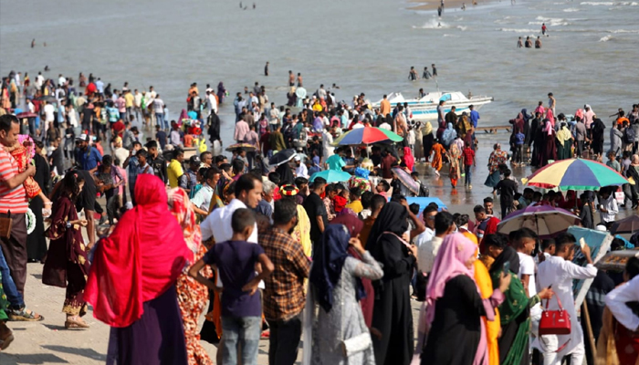 চট্টগ্রামে পর্যটন স্পটগুলোতে ভিড়