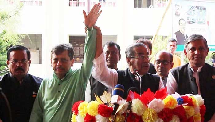 ছোট ভাইকে বিজয়ী করে ঘরে ফিরবেন হাসানাত আবদুল্লাহ্
