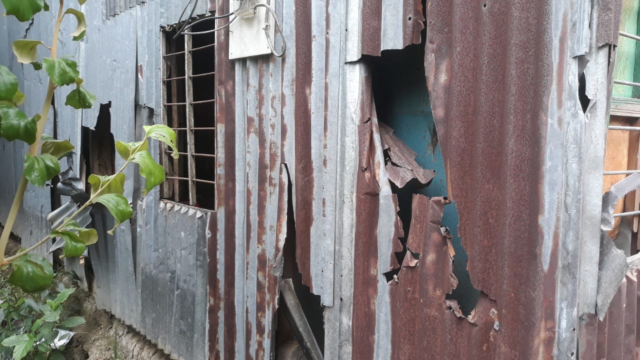 পূর্বশত্রুতার জে‌রে হামলা-ভাঙচুর-লুটপাট, আহত ১৫