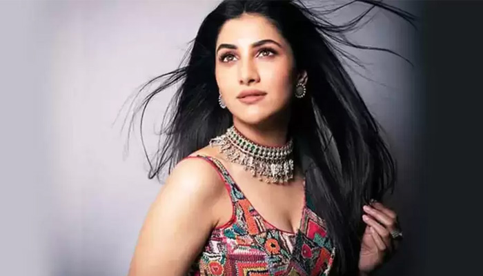 পছন্দের খাবার খেতে পারছেন না রুক্মিণী