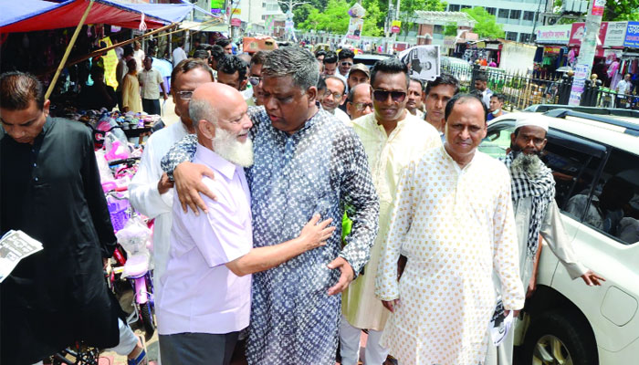 কেন্দ্রীয় নেতাদের নিয়ে বিরামহীন প্রচারণা