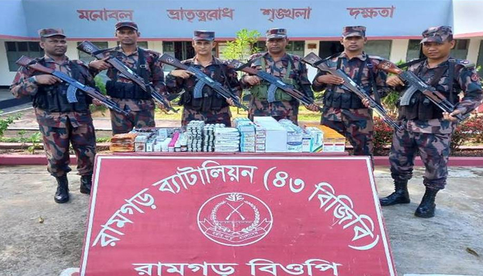 সীমান্তে অভিযান চালিয়ে ভারতীয় ফেন্সিডিল জব্দ করল বিজিবি