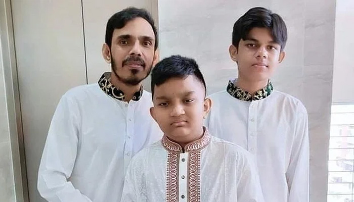 ১০ ঘণ্টা পরও ঘরে ছিল তীব্র ঝাঁজালো গন্ধ