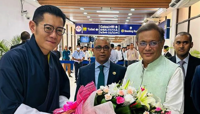 ভুটানের রাজার যাত্রা বিরতি ঢাকায়