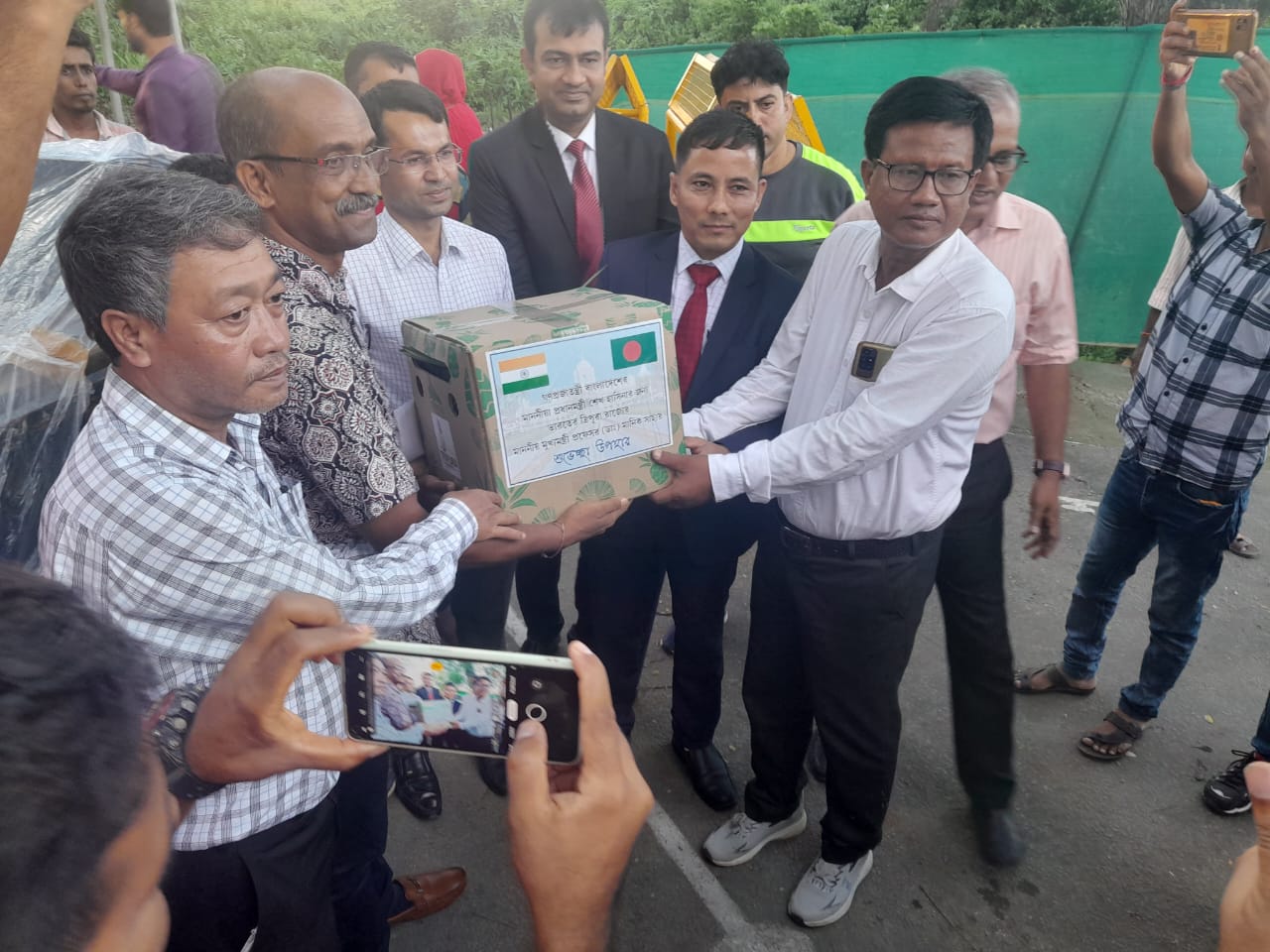 প্রধানমন্ত্রীকে আনারস পাঠালেন ত্রিপুরার মুখ্যমন্ত্রী