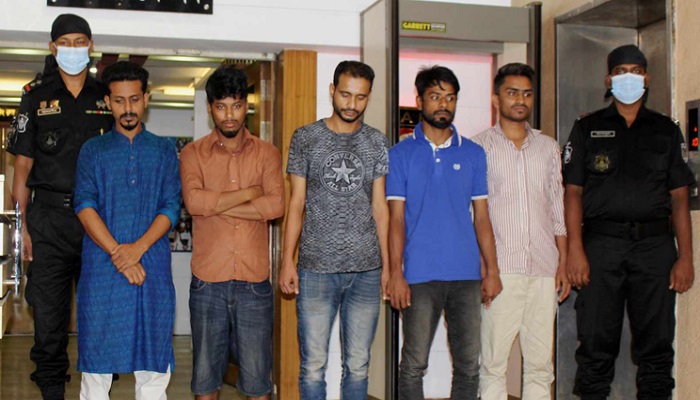 কিডনি বিক্রিতে প্রতারিত হয়ে গড়ে তোলেন চক্র