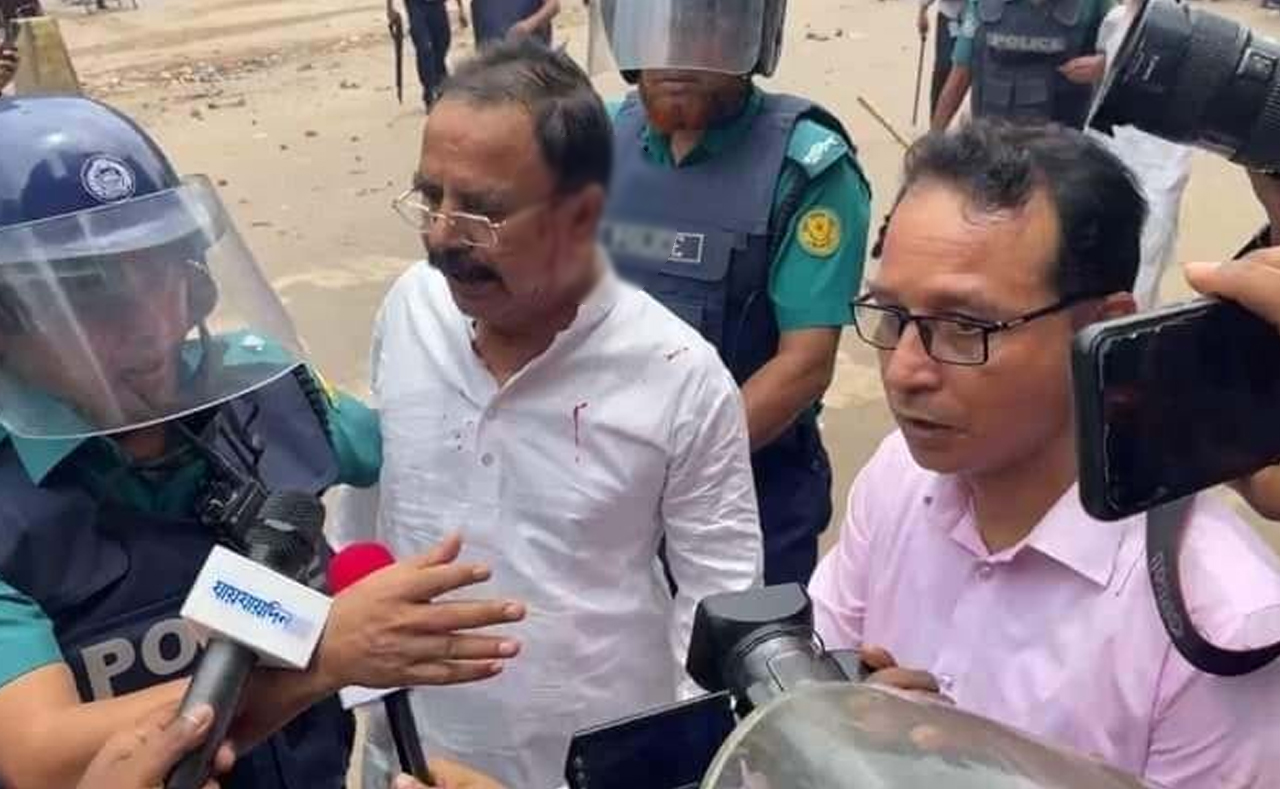 পুলিশ হেফাজতে গয়েশ্বর-আমানসহ অর্ধশতাধিক