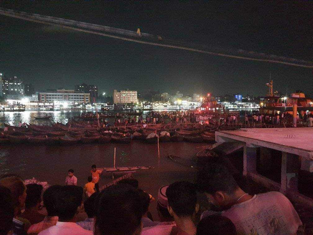 বুড়িগঙ্গায় ওয়াটার বাসডুবি, ৩ জনের মরদেহ উদ্ধার, নিখোঁজ ৩৫