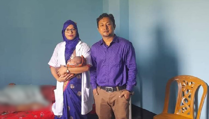 চিকিৎসকের ঝুলন্ত মরদেহ উদ্ধারের খবর শুনে মারা গেলেন বাড়িওয়ালা