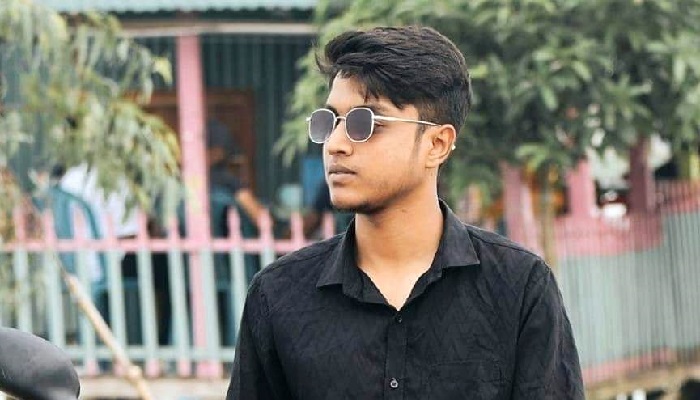 বাবা-মা গেলেন বেড়াতে, লাশ হয়ে বাথরুমে পড়েছিলেন ছেলে