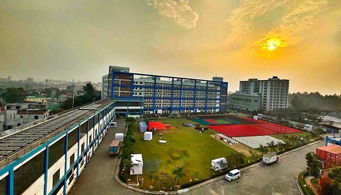 সবুজ পোশাক কারখানায় দেশ ডাবল সেঞ্চুরি হাঁকালো