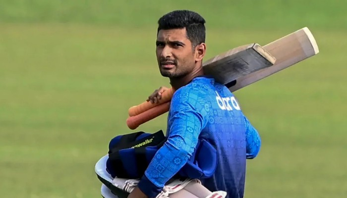 রিয়াদের স্ট্যাটাস ঘিরে রহস্য