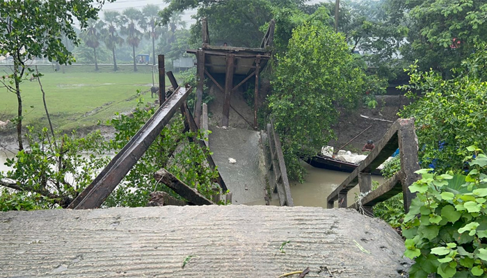 অপসারণ হয়নি রাঙ্গাবালীর ভাঙা ব্রিজ