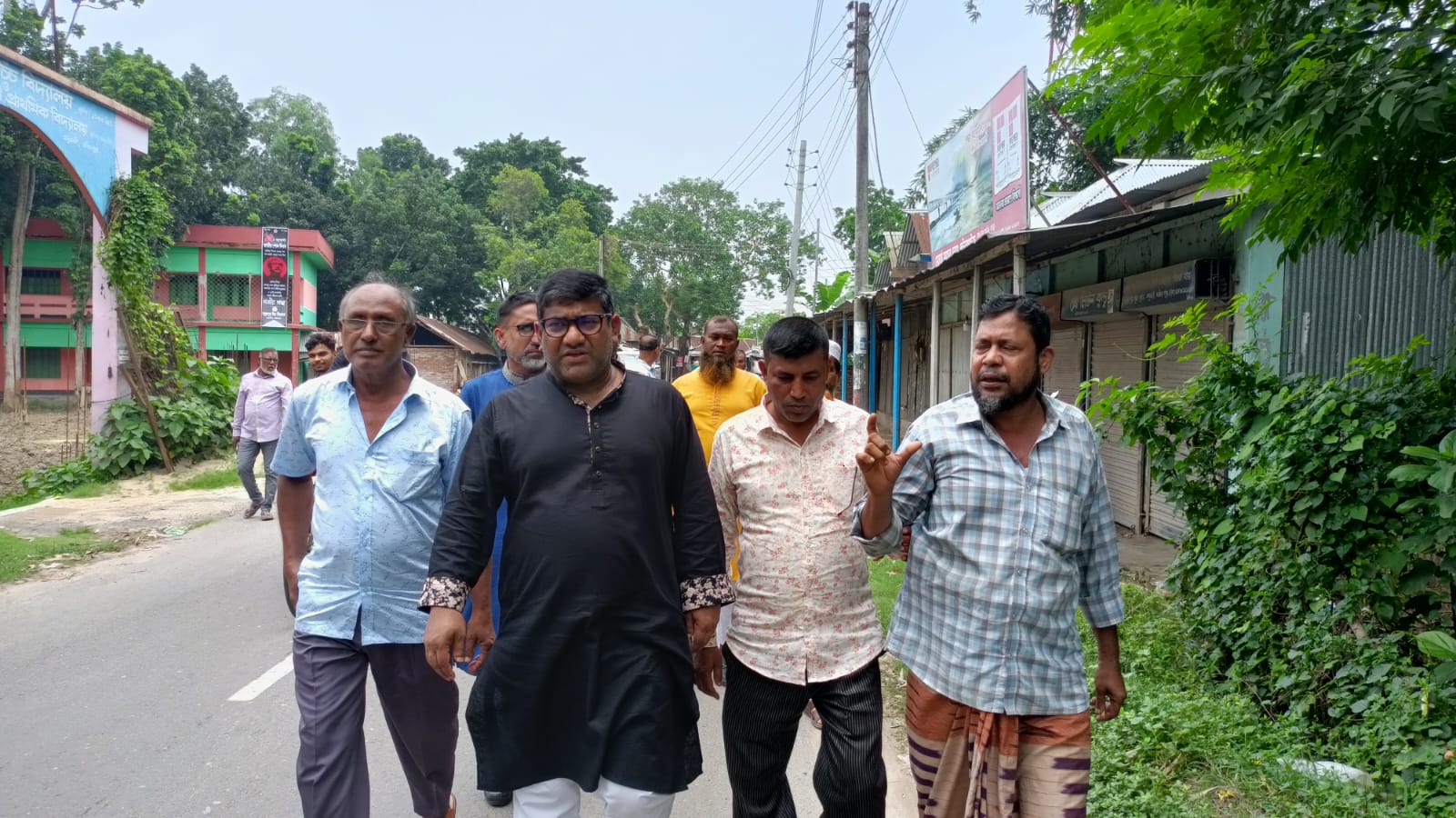 বঙ্গকন্যার সাড়ে ১৪ বছরে অভূতপূর্ব উন্নয়নের প্রচার করছেন দোলন