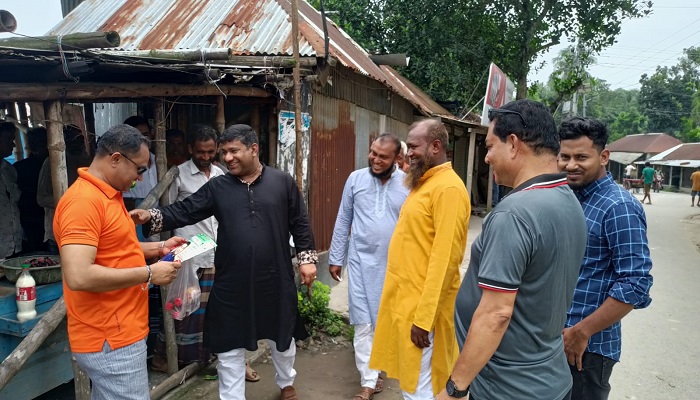 বঙ্গকন্যার সাড়ে ১৪ বছরে অভূতপূর্ব উন্নয়নের প্রচার করছেন দোলন