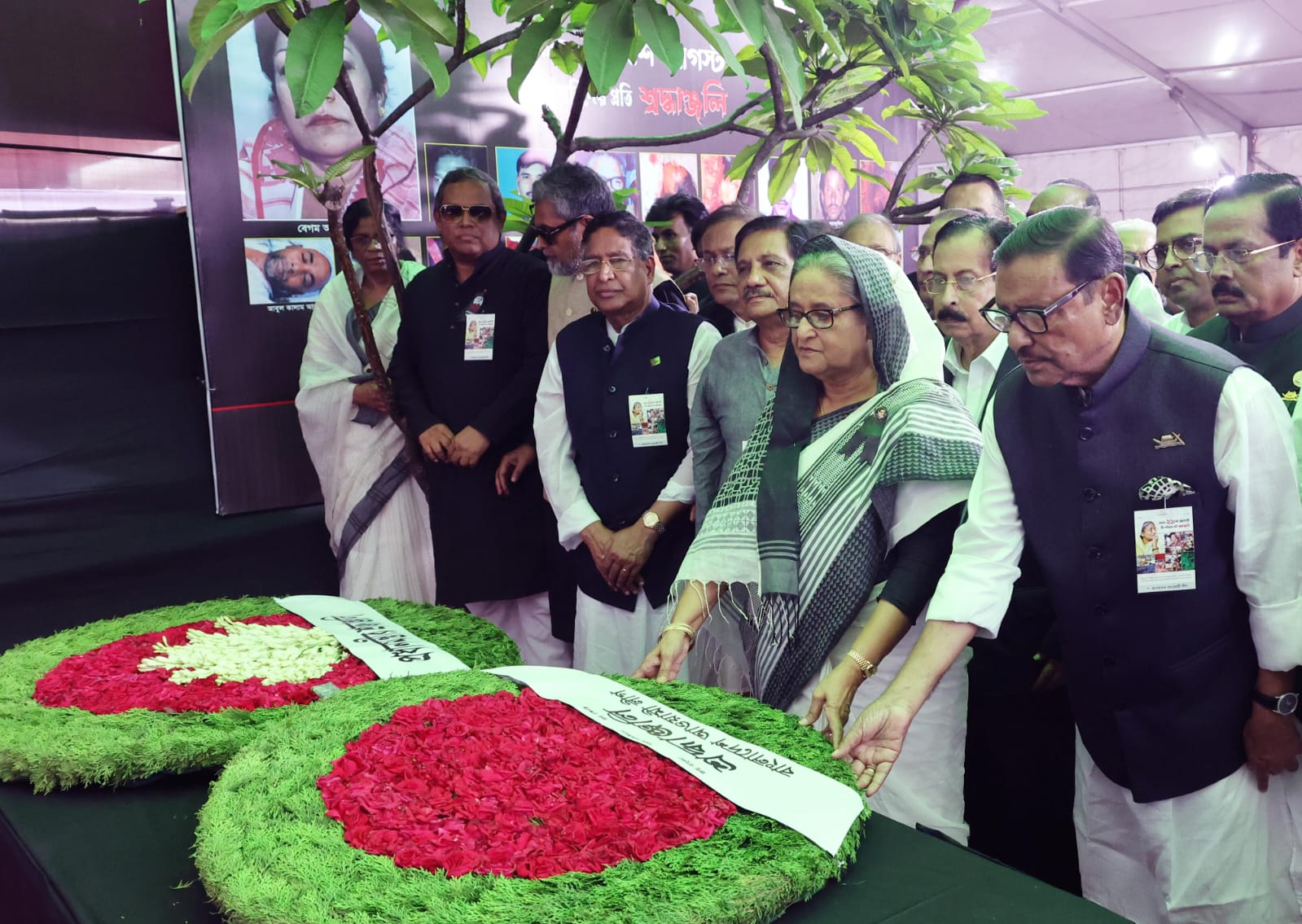 ২১ আগস্ট নিহতদের স্মরণে প্রধানমন্ত্রীর শ্রদ্ধা