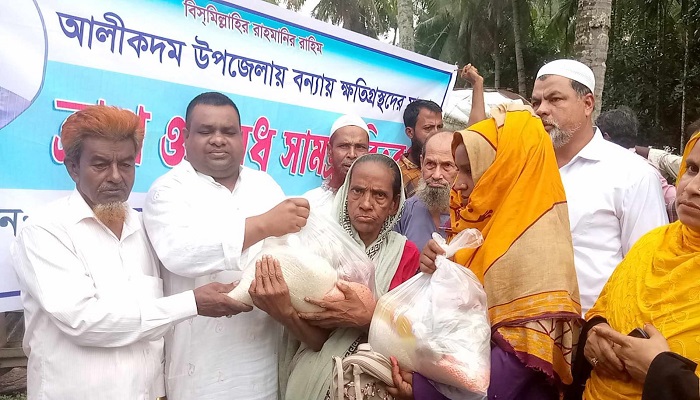 বন্যায় ক্ষতিগ্রস্ত একহাজার পরিবারকে ত্রাণ সহায়তা