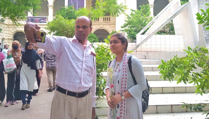 বাবার স্বপ্ন পূরণ করতে চায় ঐশীরা
