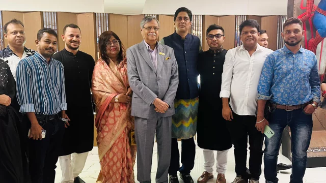 ‘প্রিয়তমা’ দেখে শাকিবকে জড়িয়ে ধরলেন রাষ্ট্রপতি