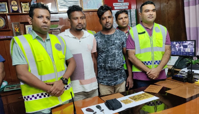 ঝিকরগাছায় দশটি সোনার বারসহ আটক ২