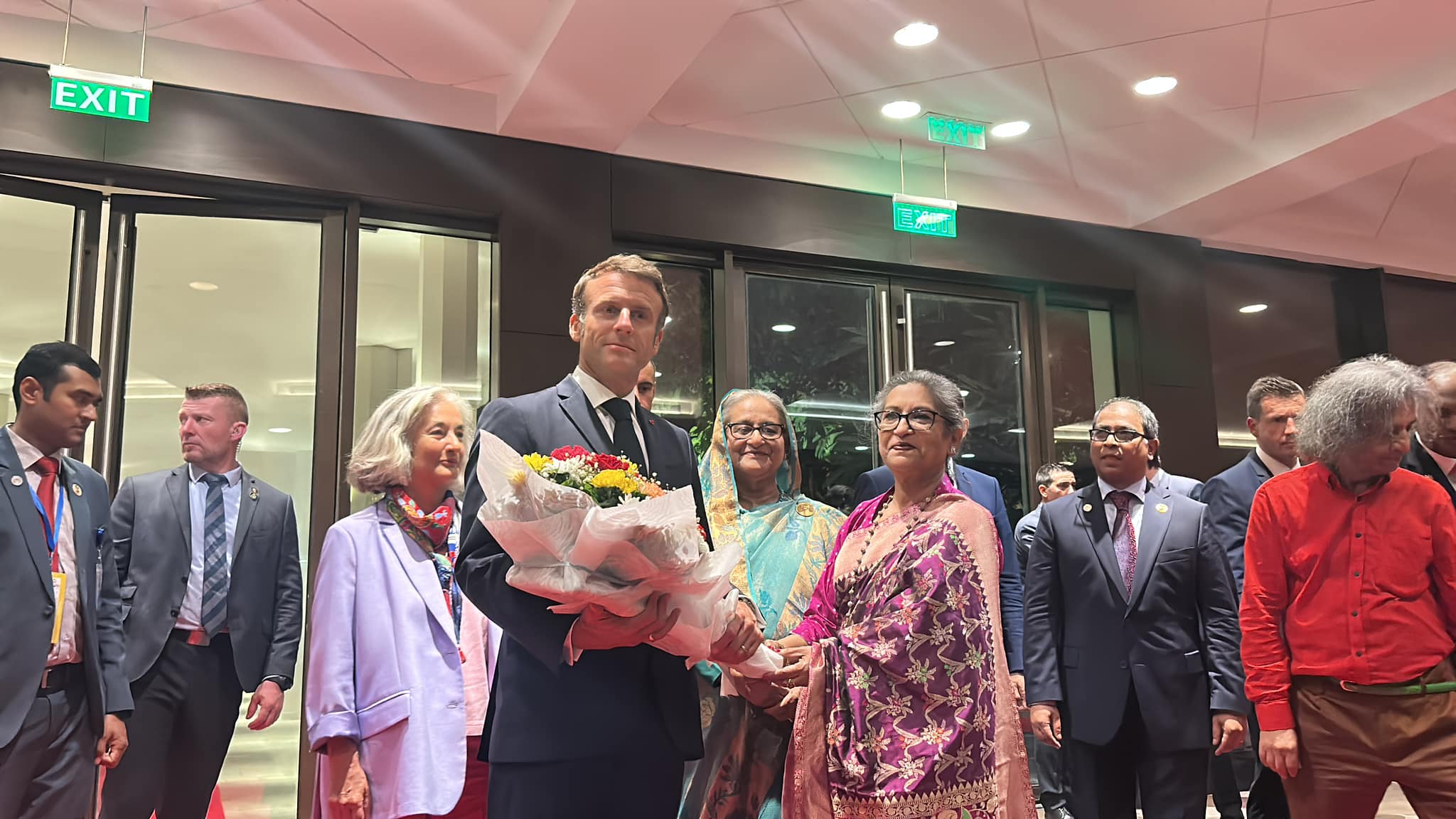 যেসব খাবারে আপ্যায়িত হলেন ফ্রান্সের প্রেসিডেন্ট