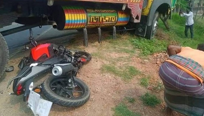 নারায়ণগঞ্জে ট্রাক চাপায় মোটরসাইকেল আরোহী নিহত