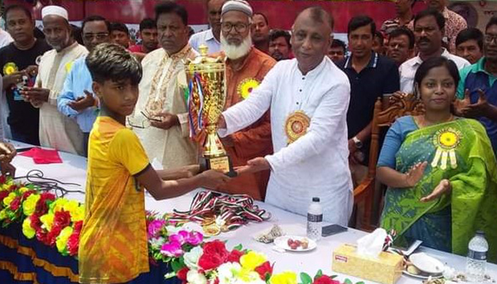 'নতুন প্রজন্মকে বঙ্গবন্ধু ও বঙ্গমাতার আদর্শ নিয়ে জীবন ধারণ করতে হবে'  