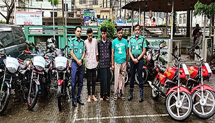 চুরি মামলায় হাজিরা দিয়ে আদালত প্রাঙ্গণ থেকেই মোটরসাইকেল চুরি!