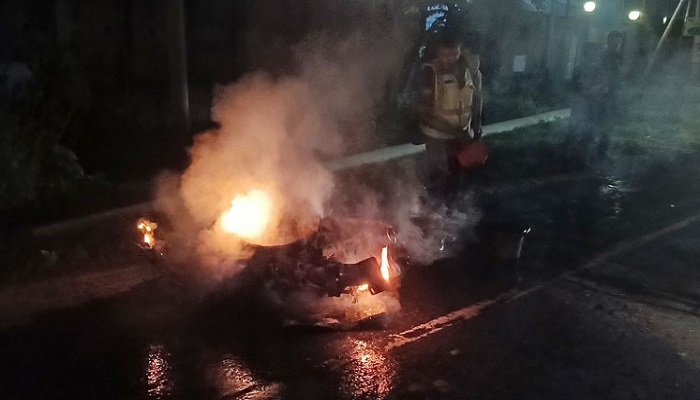 মৌলভীবাজারে রেললাইনে দুর্বৃত্তদের আগুন