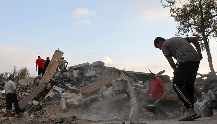 গাজায় ৭২৪ শিশুসহ নিহতের সংখ্যা বেড়ে ২২১৫