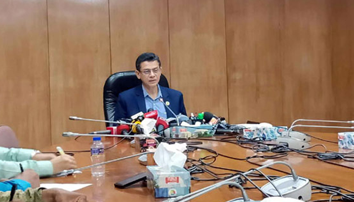বাড়ছে নারী শ্রমিকদের মাতৃত্বকালীন ছুটি