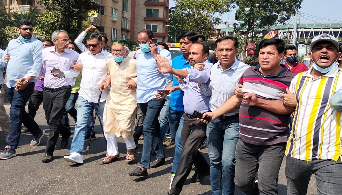 হরতালের সমর্থনে রিজভী-টুকুর নেতৃত্বে যুবদলের মিছিল