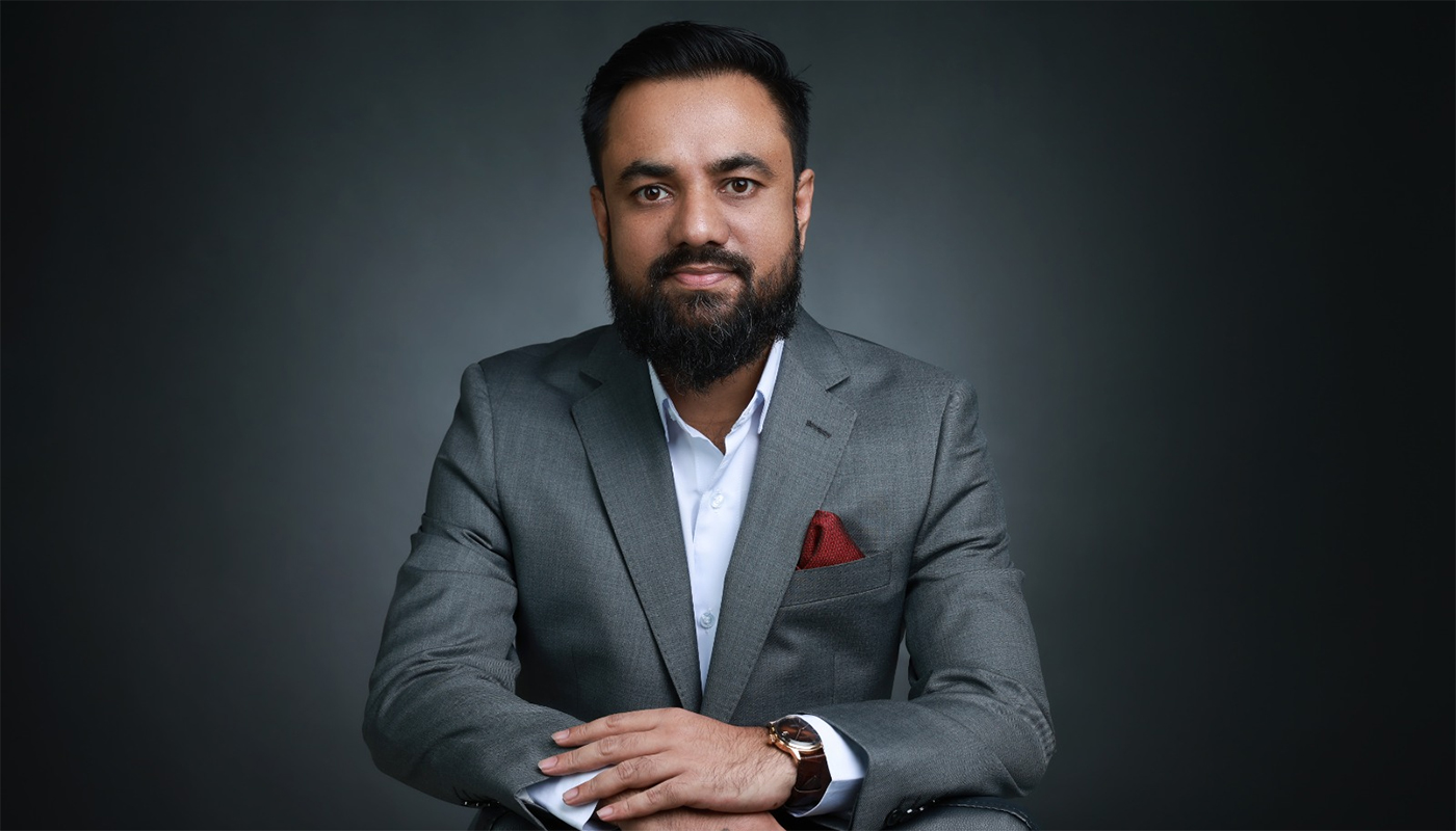 ফটো এডিটিংয়ে আপেল মাহমুদ খানের ১৫ বছর