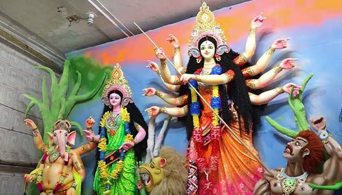 হাতীবান্ধায় ৭৩ পূজা মণ্ডপে দুর্গাপূজা