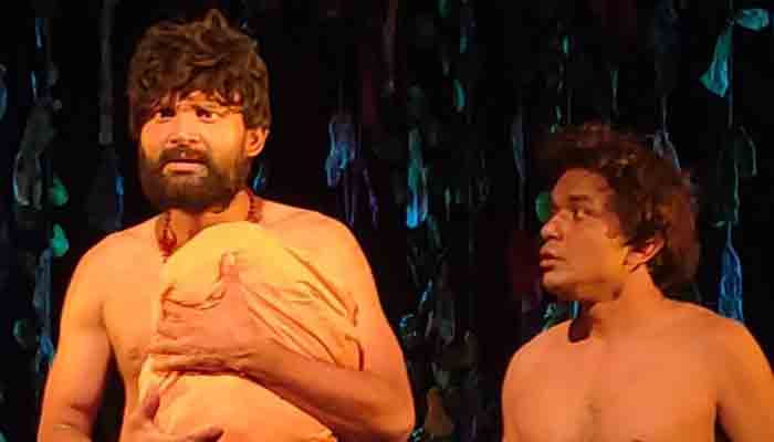 একই সন্ধ্যায় ‘উত্তরণ’ এর দুই মঞ্চায়ন