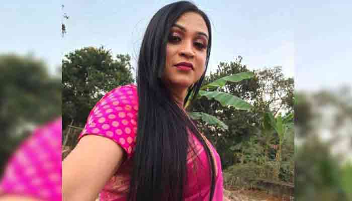 গাজীপুর-৫ আসনে মনোনয়নপত্র তুললেন ট্রান্সজেন্ডার উর্মি